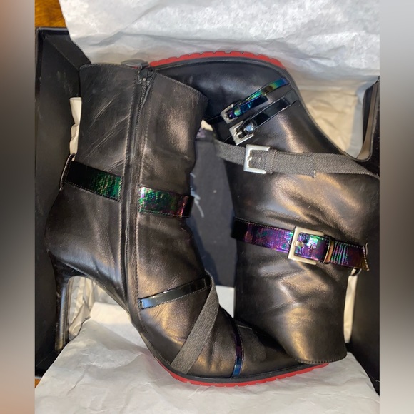 Giuseppe Zanotti Red bottom w/multi media buckled straps boots. Size 40 ***SOLD* - Picture 8 of 17